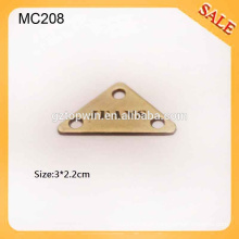 MC208 Tag em forma de triângulo de metal para roupas com rótulo de logotipo personalizado